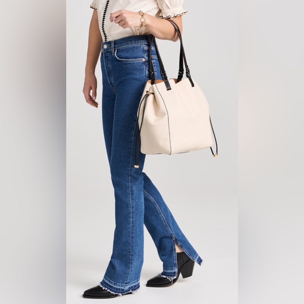 Elegant Cream Tote Bag - Picture 4 of 14